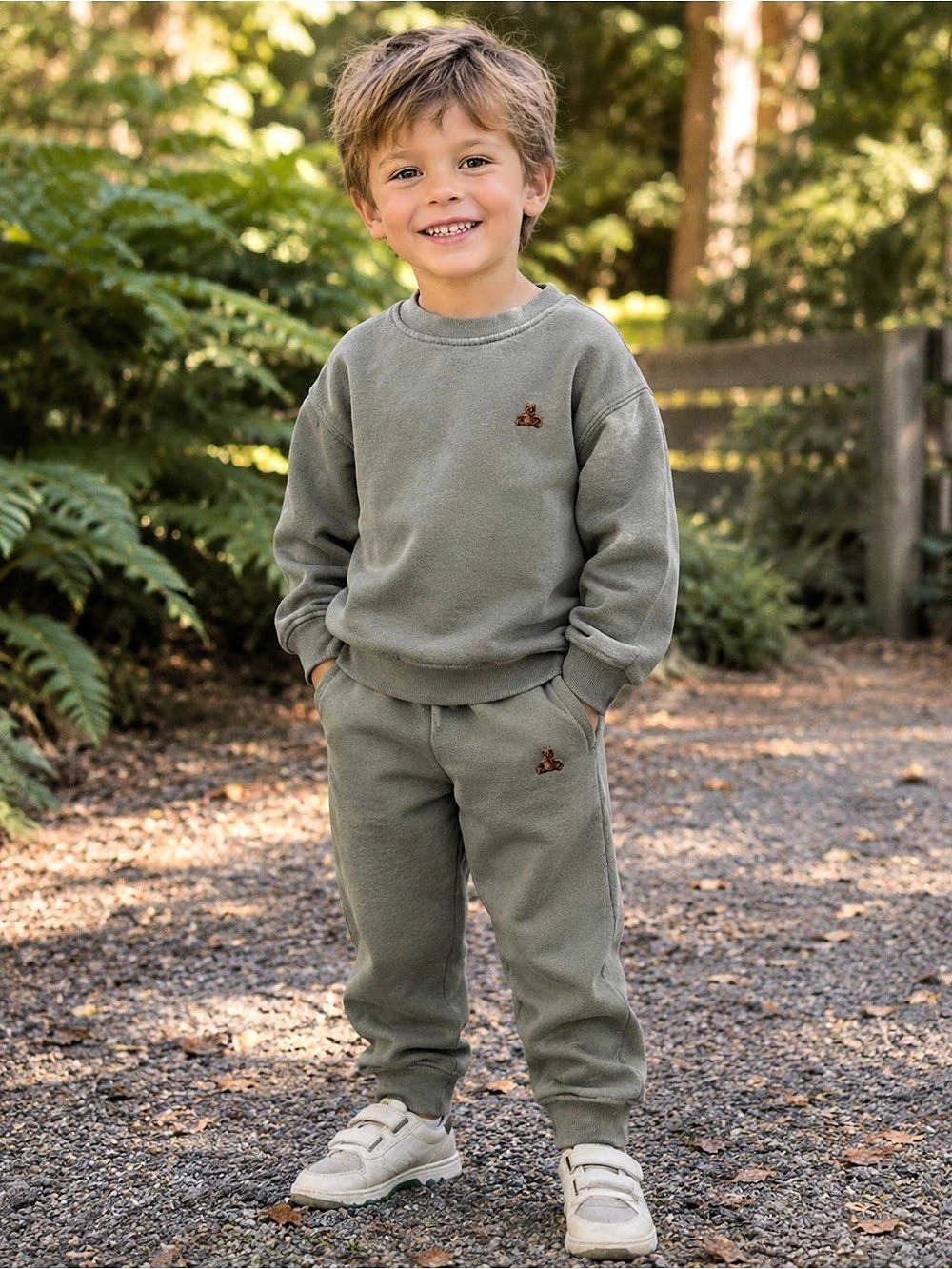3/$60 Gap Boys or Girls Size 4T Green Sweatshirt Pants Set NWT